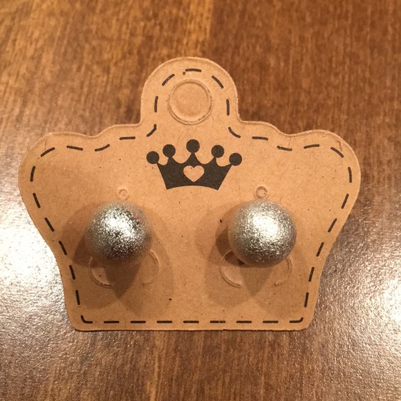 Large metal ball earrings - Picture 1 of 1